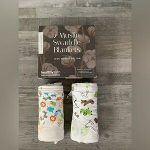 2 Cotton Muslin Swaddle Blankets + 2 Baby Bibs